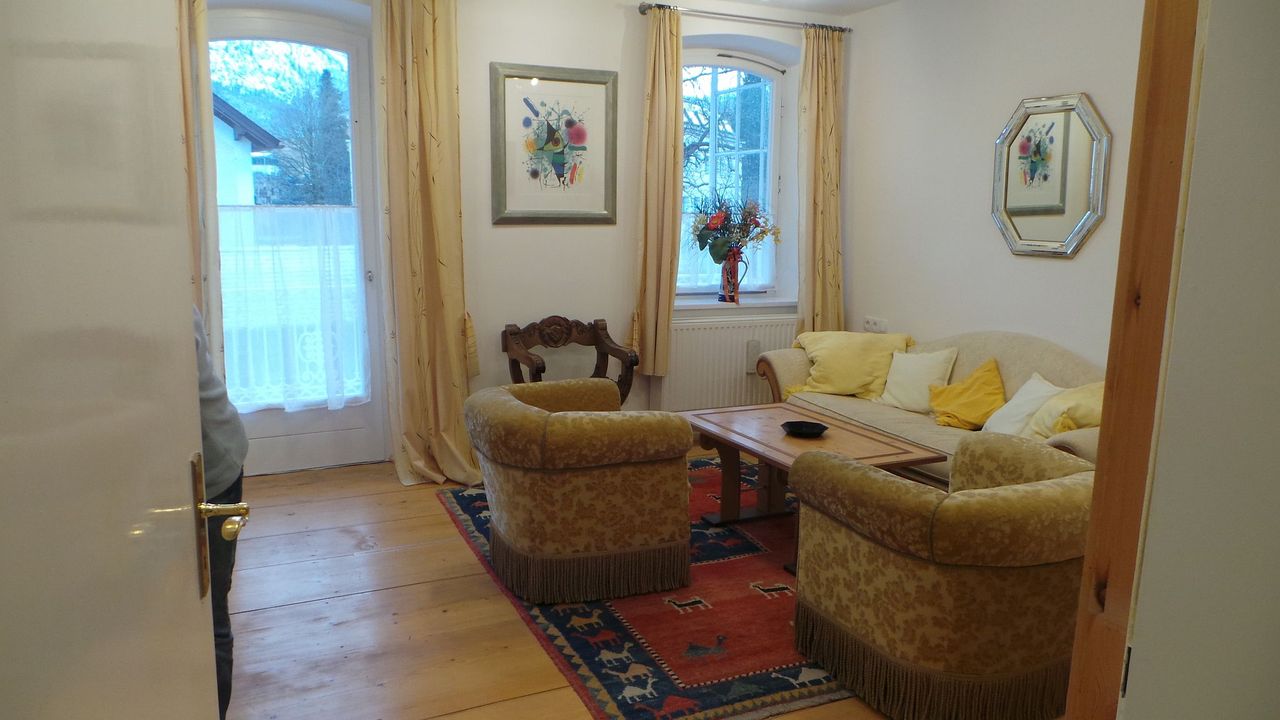 Wohnzimmer mit Südbalkon Wohnzimmer mit Südbalkon